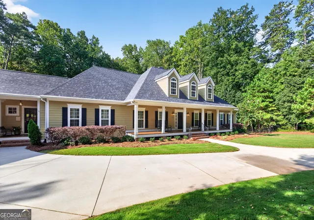 Photo 3 of Single family home for sale at 1541 Palmetto Tyrone Rd, Sharpsburg, GA 30277 | MLS# 10839720 | Listing updated on 2026-09-17