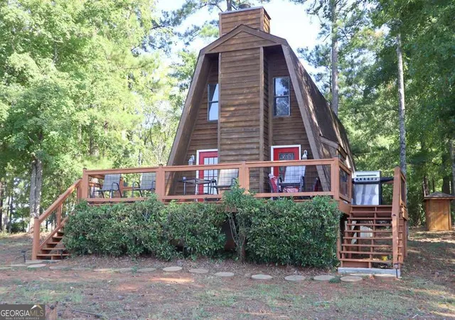 Single family home for sale at 925 Barbara Point Rd SW, Sparta, GA 31087 | MLS# 10845753
