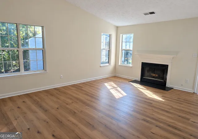 Photo 3 of Townhouse for sale at 4007 Heritage Valley Ct, Norcross, GA 30093 | MLS# 10880074 | Listing updated on 2026-10-30