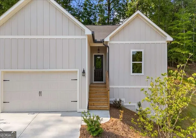 Photo 2 of Single family home for sale at 6220 Carlys Way, Gainesville, GA 30506 | MLS# 10839413 | Listing updated on 2026-09-03