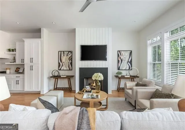 Photo 3 of Townhouse for sale at 2145 Druid Flds Ln, Decatur, GA 30033 | MLS# 10843406 | Listing updated on 2026-09-14