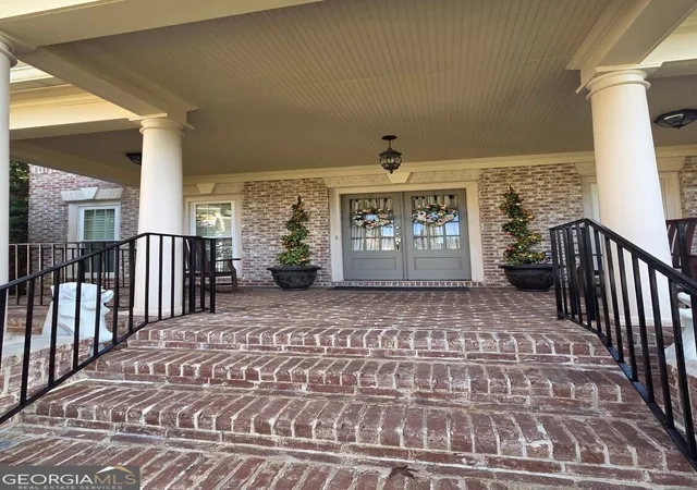 Photo 3 of Mansion for sale at 4690 Prestbury Dr, Suwanee, GA 30024 | MLS# 10846253 | Listing updated on 2026-10-08