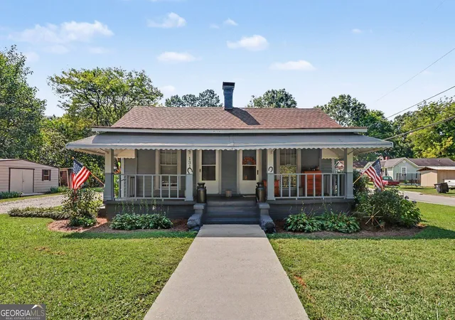 Photo 2 of Single family home for sale at 131 Clyde Dr, Cedartown, GA 30125 | MLS# 10851995 | Listing updated on 2026-10-11