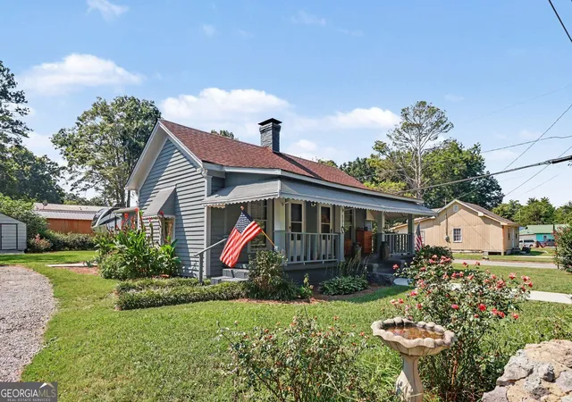 Photo 3 of Single family home for sale at 131 Clyde Dr, Cedartown, GA 30125 | MLS# 10851995 | Listing updated on 2026-10-11