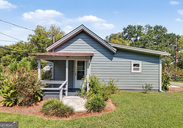 Photo 4 of Single family home for sale at 131 Clyde Dr, Cedartown, GA 30125 | MLS# 10851995 | Listing updated on 2026-10-11