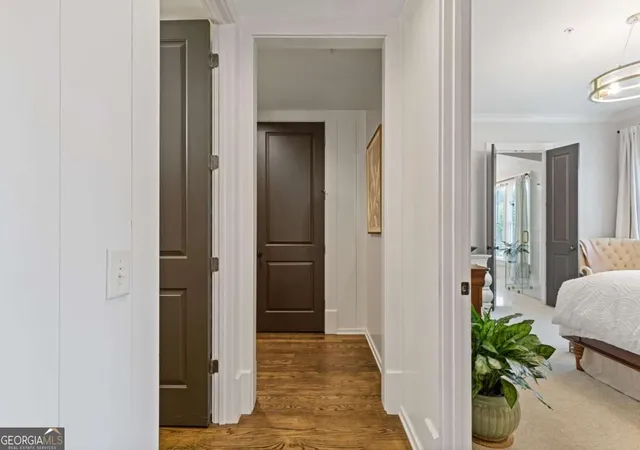 Listing Photo 5 - Condo for sale in building located at 5920 Webster Cir, Norcross, GA 30071 - Unit #203