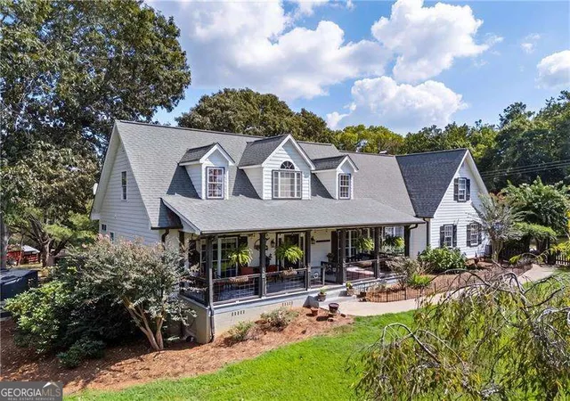 Photo 3 of Single family home for sale at 3204 Reavis Mountain Rd, Ball Ground, GA 30107 | MLS# 10850181 | Listing updated on 2026-10-05