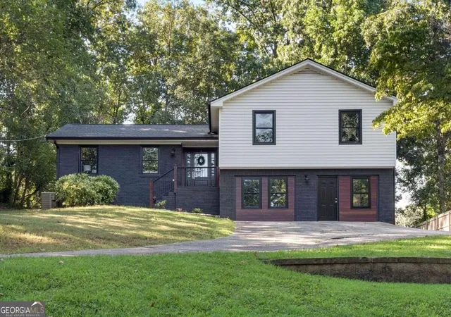 Photo 1 of Single family home for sale at 706 Ketchem Dr, Marietta, GA 30066 | MLS# 10846687 | Listing updated on 2026-09-30