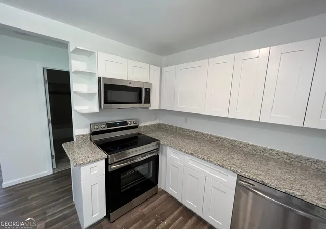 Photo 4 of Single family home for sale at 6066 Creekford Dr, Lithonia, GA 30058 | MLS# 10812818 | Listing updated on 2026-09-20