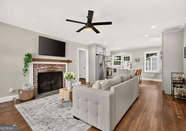 Photo 3 of Sale Pending at 317 Phillips Dr Se, Marietta, GA 30060 | MLS# 10828734 | Listing updated on 2026-09-16