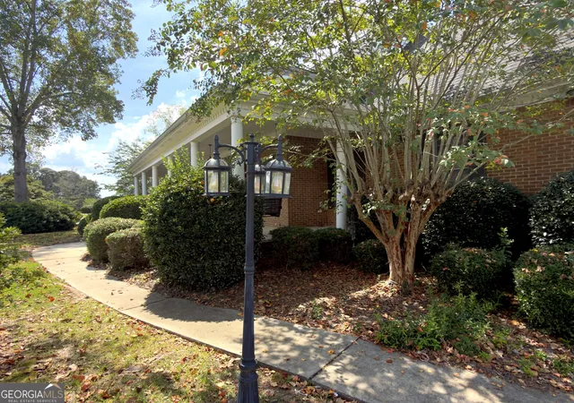 Photo 3 of Single family home for sale at 122 Partridge Trl, Warner Robins, GA 31088 | MLS# 10847690 | Listing updated on 2026-09-23