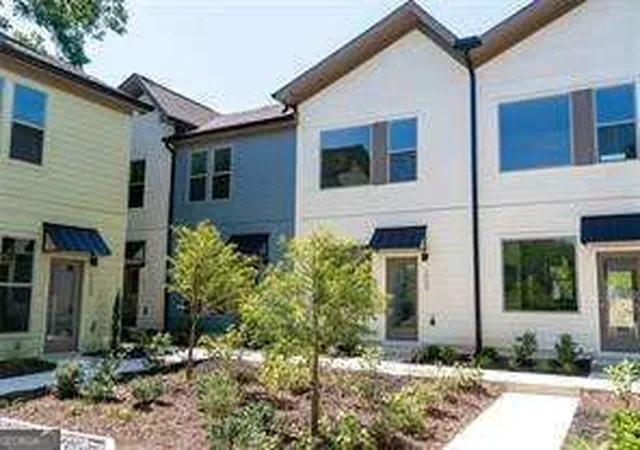 Photo 2 of Condo for sale at 1070 Dill Ave #203, Atlanta, GA 30310 | MLS# 10842247 | Listing updated on 2026-09-09