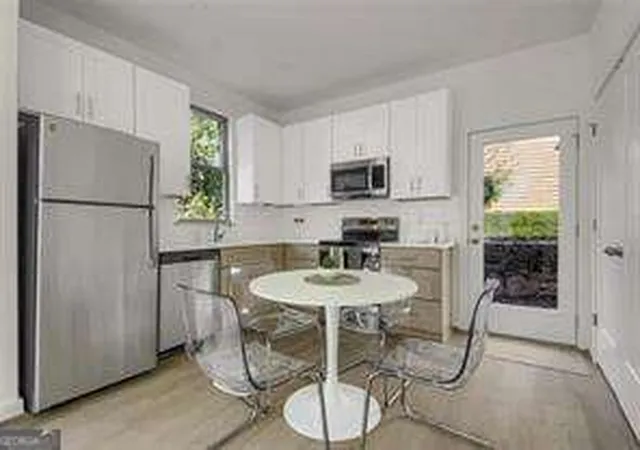 Photo 3 of Condo for sale at 1070 Dill Ave #203, Atlanta, GA 30310 | MLS# 10842247 | Listing updated on 2026-09-09