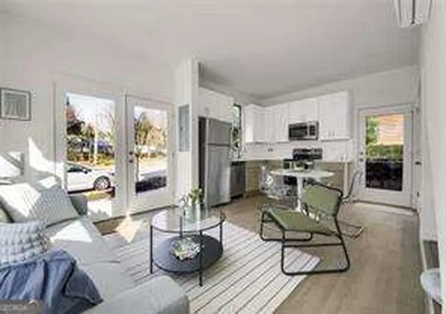 Photo 4 of Condo for sale at 1070 Dill Ave #203, Atlanta, GA 30310 | MLS# 10842247 | Listing updated on 2026-09-09