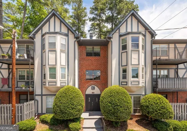 Photo 2 of Condo for sale at 6851 Roswell Rd Ne #C1, Atlanta, GA 30328 | MLS# 10847665 | Listing updated on 2026-10-05