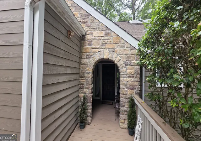 Photo 3 of Single family home for sale at 2659 Spring Rock Way Ne, Roswell, GA 30075 | MLS# 10837314 | Listing updated on 2026-09-11