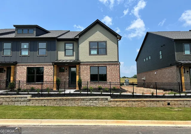 Townhouse for sale at 303 Barracks Way #885, Hoschton, GA 30548 | MLS# 10839394