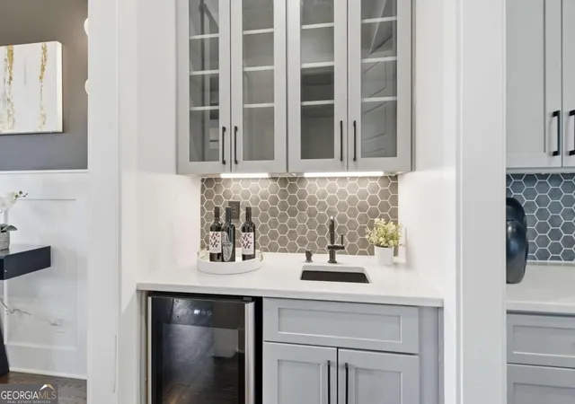 Photo 4 of Single family home for sale at 2876 Alexa Ave SE, Atlanta, GA 30317 | MLS# 10847561 | Listing updated on 2026-09-30