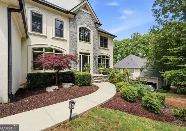 Photo 3 of Mansion for sale at 630 Danas Ridge Dr, Roswell, GA 30075 | MLS# 10847643 | Listing updated on 2026-09-17