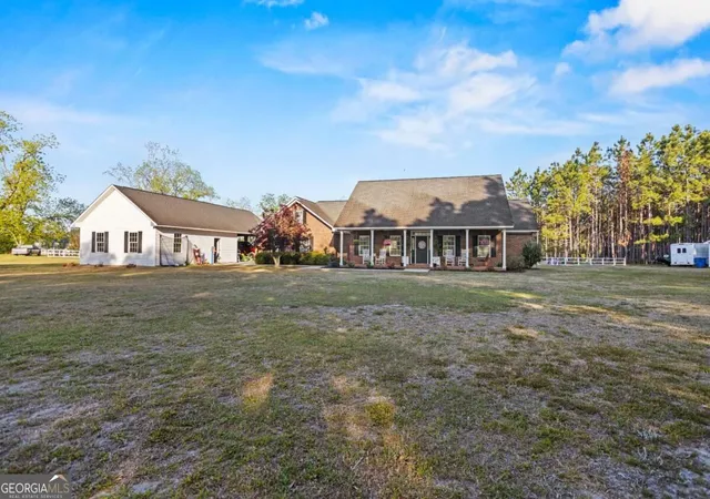 Photo 2 of Single family home for sale at 2209 Ga Hwy 86 W, Lyons, GA 30436 | MLS# 10848146 | Listing updated on 2026-09-17