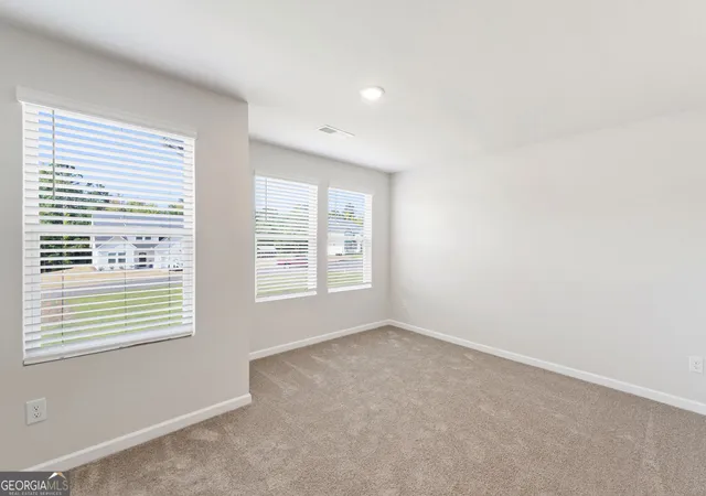 Photo 4 of Single family home for sale at 300 Hudson Ct, Jackson, GA 30233 | MLS# 10801761 | Listing updated on 2026-09-11