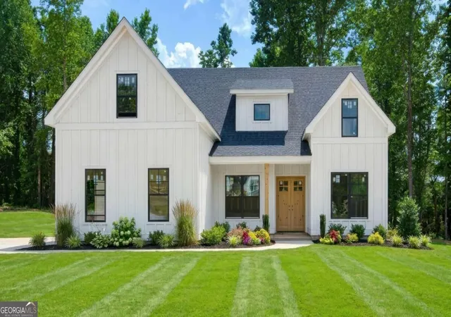 Photo 1 of Single family home for sale at 4825 Price Rd, Gainesville, GA 30506 | MLS# 10849739 | Listing updated on 2026-10-27
