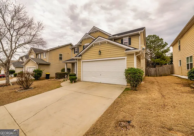Photo 3 of Single family home for sale at 30 Park Ln Cir, Newnan, GA 30265 | MLS# 10850365 | Listing updated on 2026-10-05