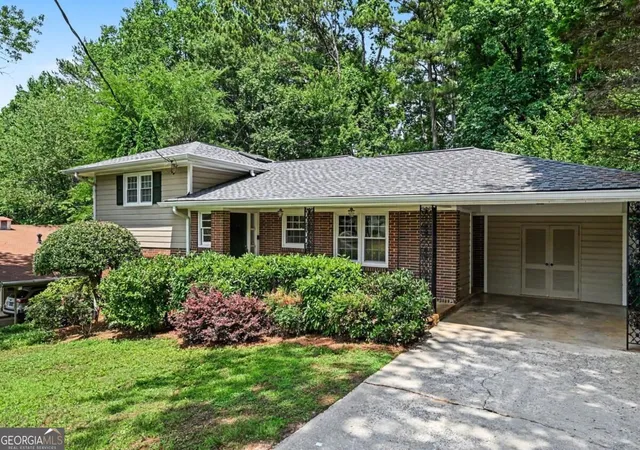 Photo 2 of Single family home for sale at 2632 Laurel Ridge Dr, Decatur, GA 30033 | MLS# 10851834 | Listing updated on 2026-09-23