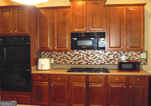 Photo 3 of Single family home for sale at 1800 W Ellis Rd, Griffin, GA 30223 | MLS# 10845306 | Listing updated on 2026-09-29