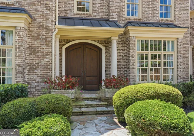 Photo 3 of Single family home for sale at 1530 Soaring Hawk Point SE, Atlanta, GA 30339 | MLS# 10844349 | Listing updated on 2026-09-11