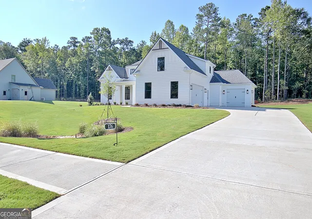 Photo 3 of Single family home for sale at 176 Ryeland Dr, Senoia, GA 30276 | MLS# 10840742 | Listing updated on 2026-09-18