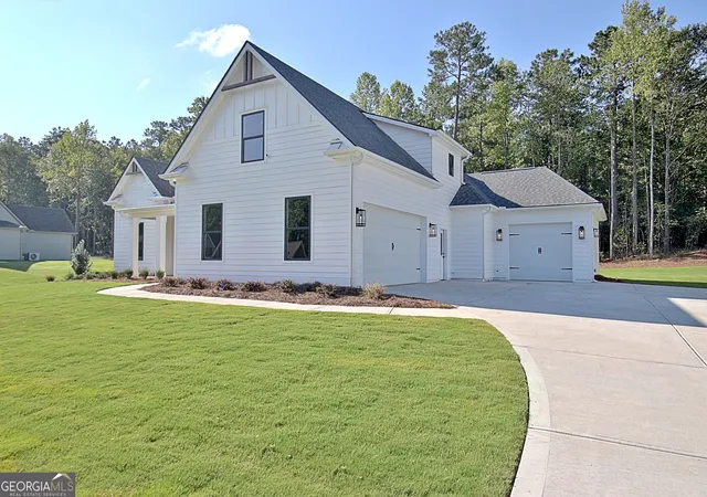 Photo 3 of Single family home for sale at 176 Ryeland Dr, Senoia, GA 30276 | MLS# 10840742 | Listing updated on 2026-09-18