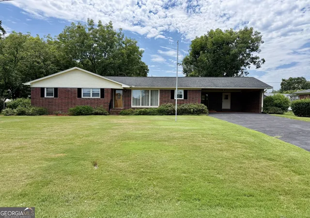 Photo 1 of Single family home for sale at 95 Race St, Hartwell, GA 30643 | MLS# 10837287 | Listing updated on 2026-09-15