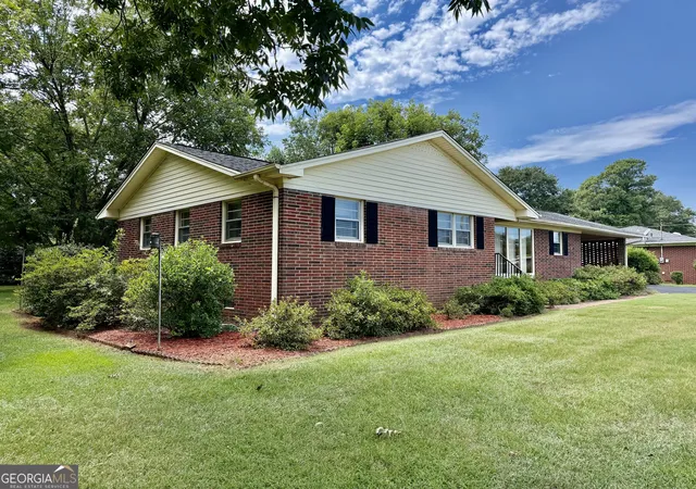 Photo 4 of Single family home for sale at 95 Race St, Hartwell, GA 30643 | MLS# 10837287 | Listing updated on 2026-09-15