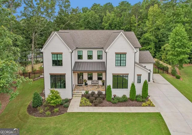 Photo 1 of Mansion for sale at 1025 Reed Farm Ln, Roswell, GA 30076 | MLS# 10844412 | Listing updated on 2026-09-25