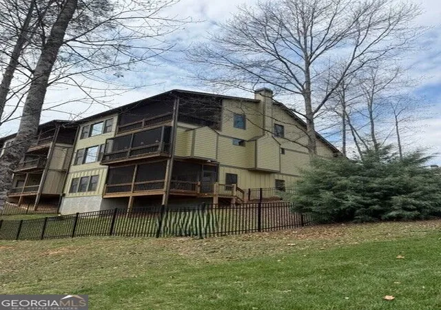 Photo 3 of Single family home for sale at 5 Upper Knoll Dr, Blue Ridge, GA 30513 | MLS# 10637247 | Listing updated on 2026-09-10