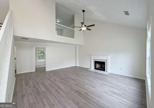 Photo 4 of Single family home for sale at 855 Minor Crk Way NW, Lilburn, GA 30047 | MLS# 10852680 | Listing updated on 2026-10-08