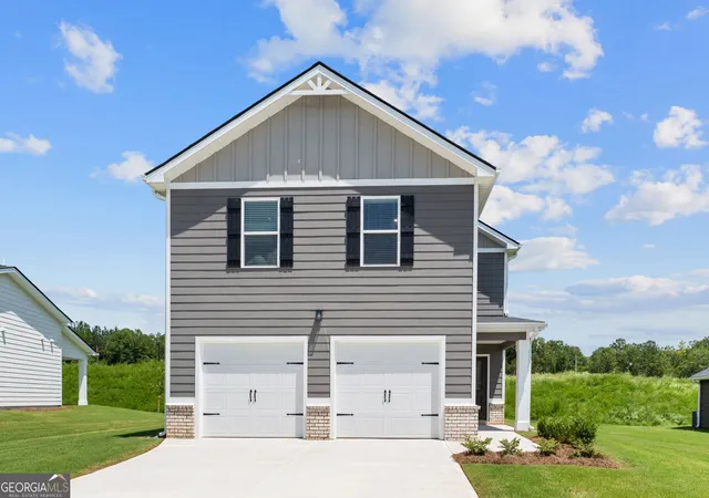 Photo 2 of Single family home for sale at 724 Lipizzan Tr, Hogansville, GA 30230 | MLS# 10837651 | Listing updated on 2026-09-30