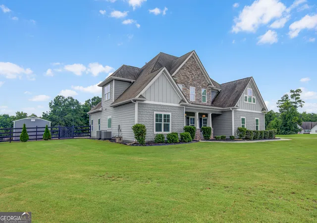 Photo 3 of Single family home for sale at 14 Palomino Ct, Newnan, GA 30265 | MLS# 10852192 | Listing updated on 2026-10-04