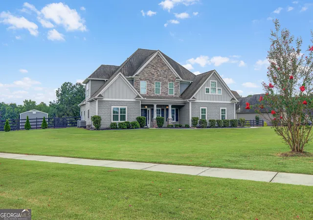 Photo 3 of Single family home for sale at 14 Palomino Ct, Newnan, GA 30265 | MLS# 10852192 | Listing updated on 2026-10-04