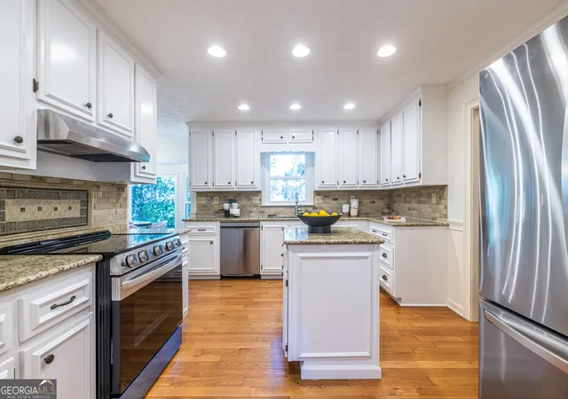 Photo 3 of Sale Pending at 1509 Quarter Horse Way, Roswell, GA 30075 | MLS# 10841344 | Listing updated on 2026-10-05