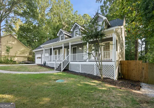 Photo 3 of Single family home for sale at 800 Winnbrook Dr, Dacula, GA 30019 | MLS# 10851359 | Listing updated on 2026-09-25
