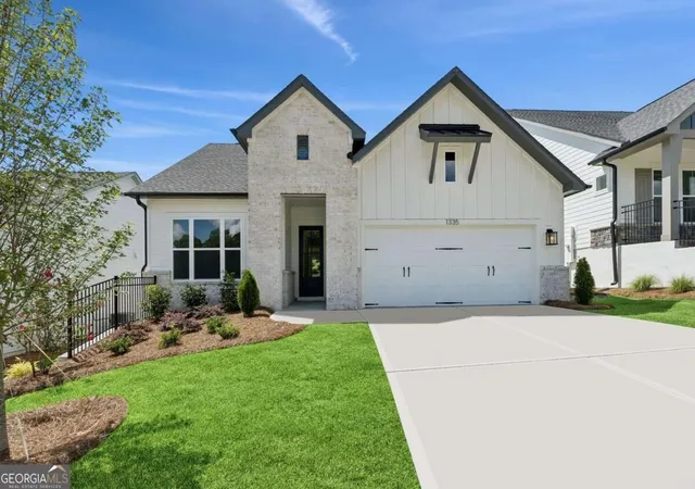 Photo 1 of Single family home for sale at 1335 Autumn Lake Dr Sw, Gainesville, GA 30504 | MLS# 10850298 | Listing updated on 2026-09-23