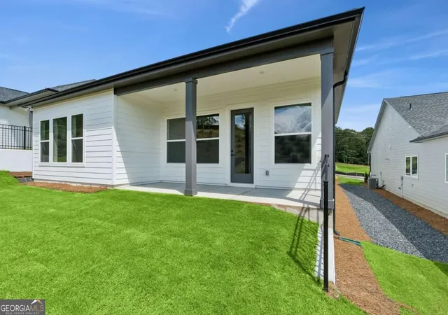 Photo 2 of Single family home for sale at 1335 Autumn Lake Dr Sw, Gainesville, GA 30504 | MLS# 10850298 | Listing updated on 2026-09-23