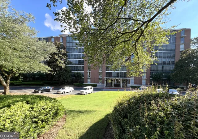 Listing Photo 2 - Condo for sale in building located at 130 26Th St Nw, Atlanta, GA 30309 - Unit #808