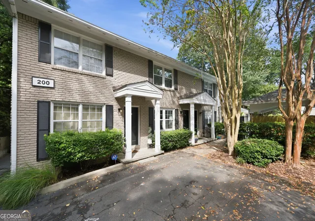 Photo 2 of Condo for sale at 2232 Dunseath Ave Nw #APT 203, Atlanta, GA 30318 | MLS# 10852933 | Listing updated on 2026-10-09