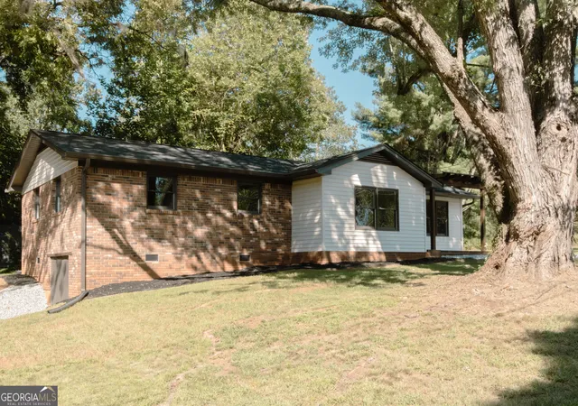 Photo 2 of Single family home for sale at 16 Welch Cir, Dahlonega, GA 30533 | MLS# 10834249 | Listing updated on 2026-09-14