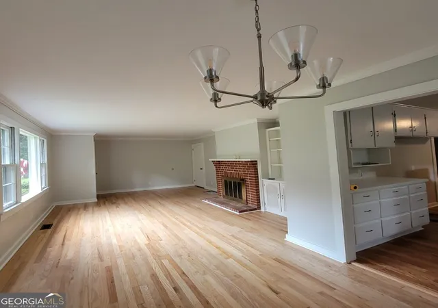 Photo 3 of Single family home for sale at 215 Poplar Cir, Lagrange, GA 30241 | MLS# 10835498 | Listing updated on 2026-09-21