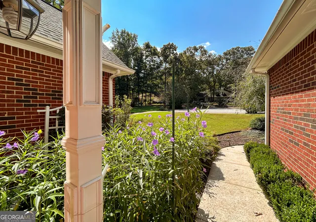 Photo 4 of Sale Pending at 129 Buckeye Branch Dr, Athens, GA 30605 | MLS# 10851222 | Listing updated on 2026-09-28
