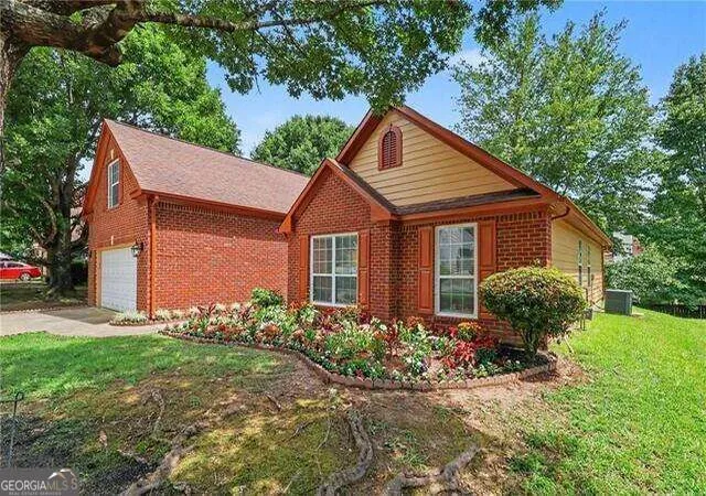 Photo 3 of Single family home for sale at 715 New Magnolia Ct, South Fulton, GA 30349 | MLS# 10842772 | Listing updated on 2026-09-23